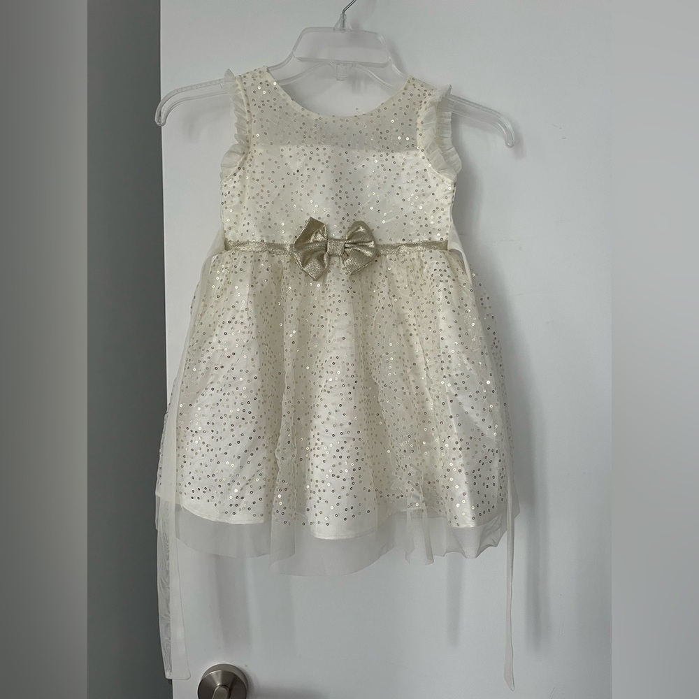Elegant Cream Kids Dress with Gold Accents (Size: 3T)